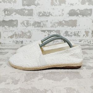 New Report Siracha White Broderie Espadrille Flats  B80